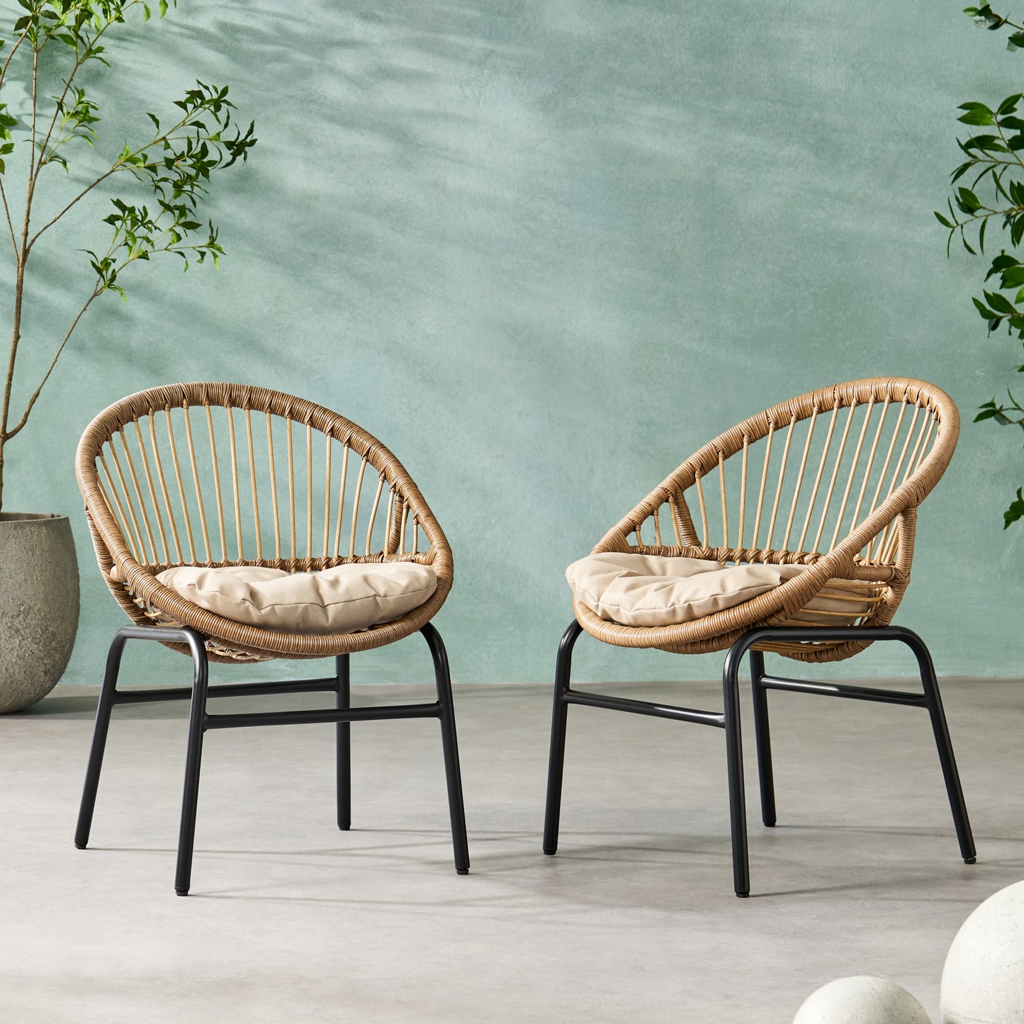 Dexmalle outdoor dining chair with cushions