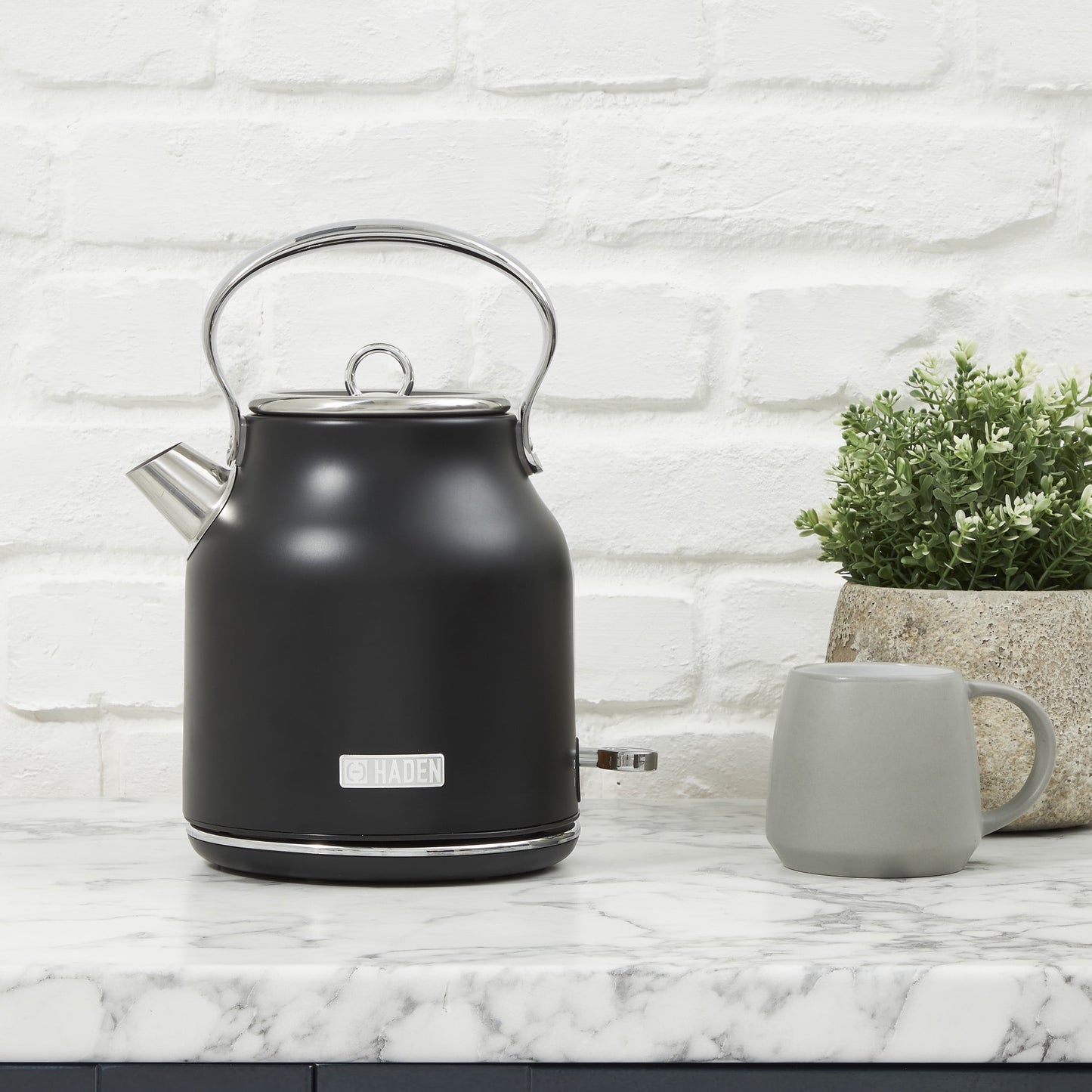 Haden Heritage 1.7 Liter Stainless Steel Electric Kettle, Black / Chrome - 75095